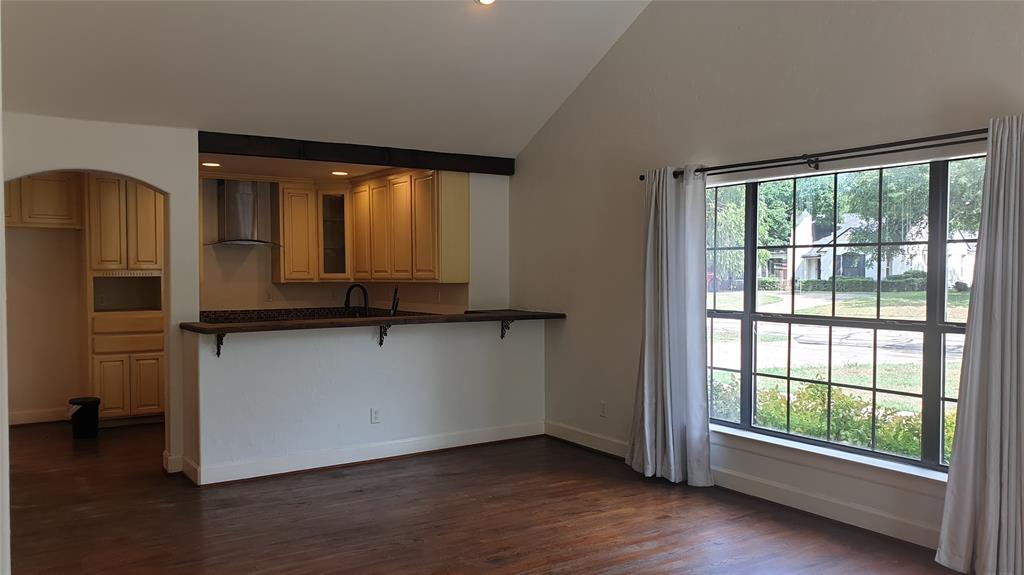 2700 Taft Boulevard Property Photo 9