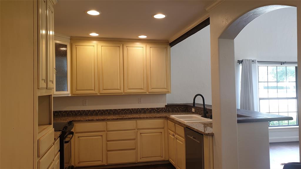 2700 Taft Boulevard Property Photo 13