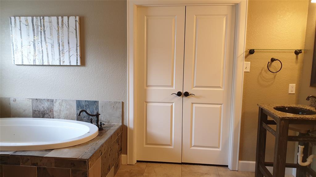 2700 Taft Boulevard Property Photo 29