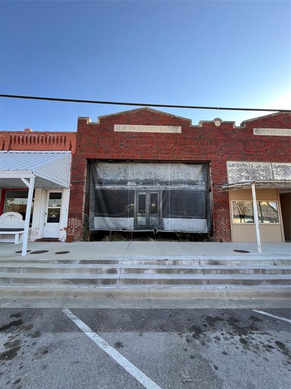 217 S Main Property Photo 1