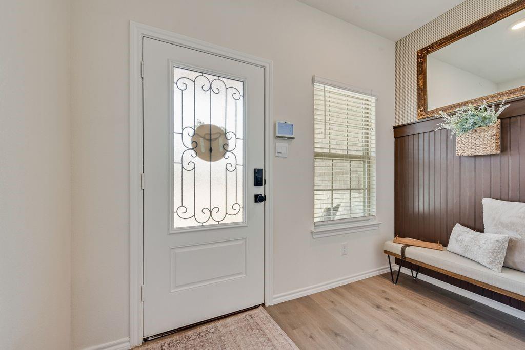 921 Corral Street Property Photo 6