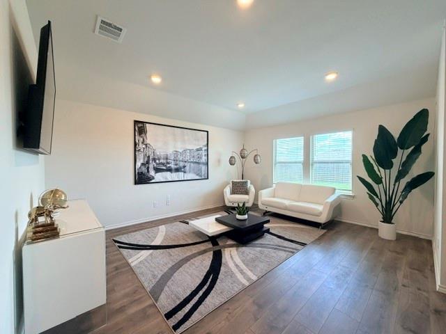 720 Meadow Creek Lane Property Photo 8