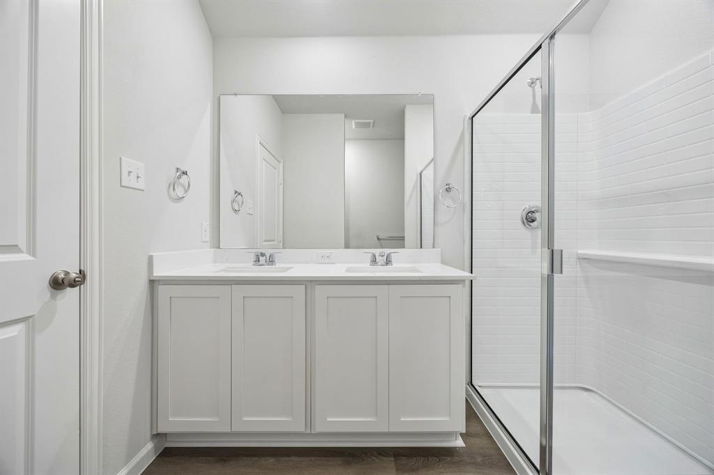 859 Hillcrest Boulevard Property Photo 11