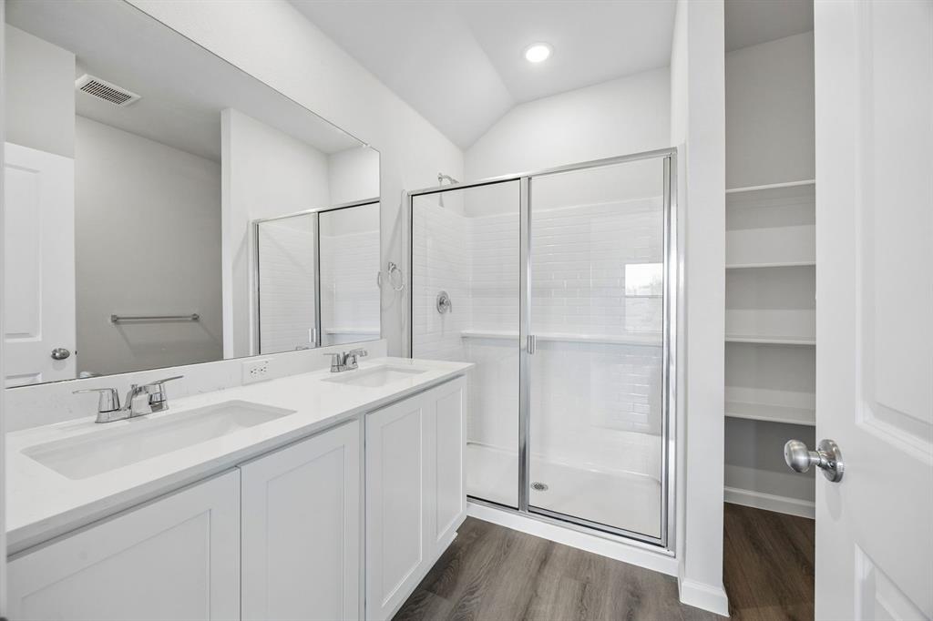 859 Hillcrest Boulevard Property Photo 12
