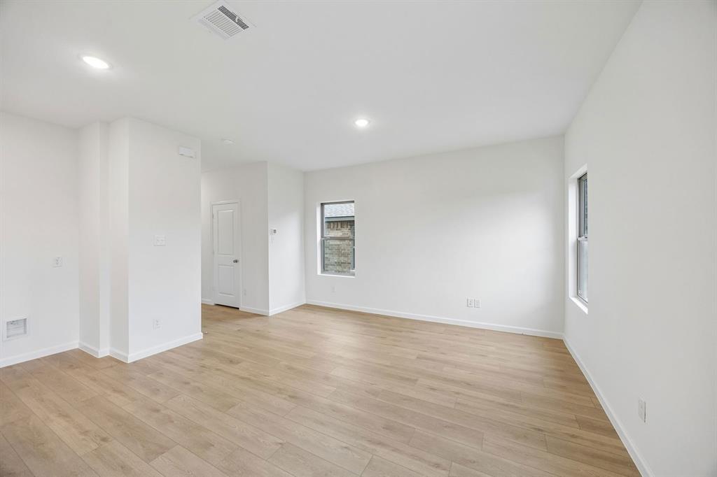 844 Hillcrest Boulevard Property Photo 4