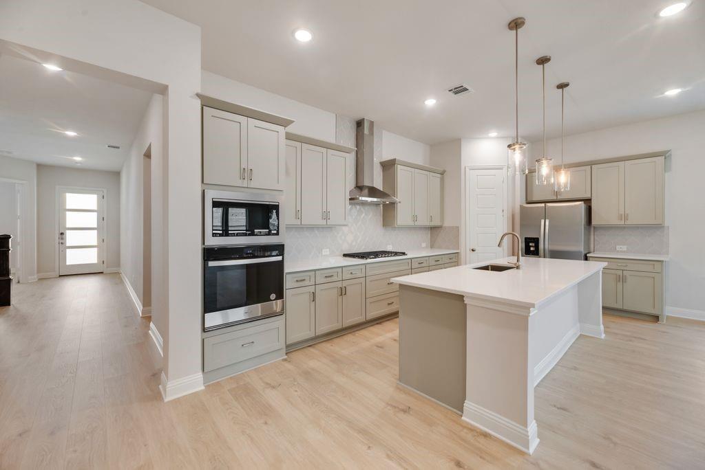 2300 La Jolla Drive Property Photo 9