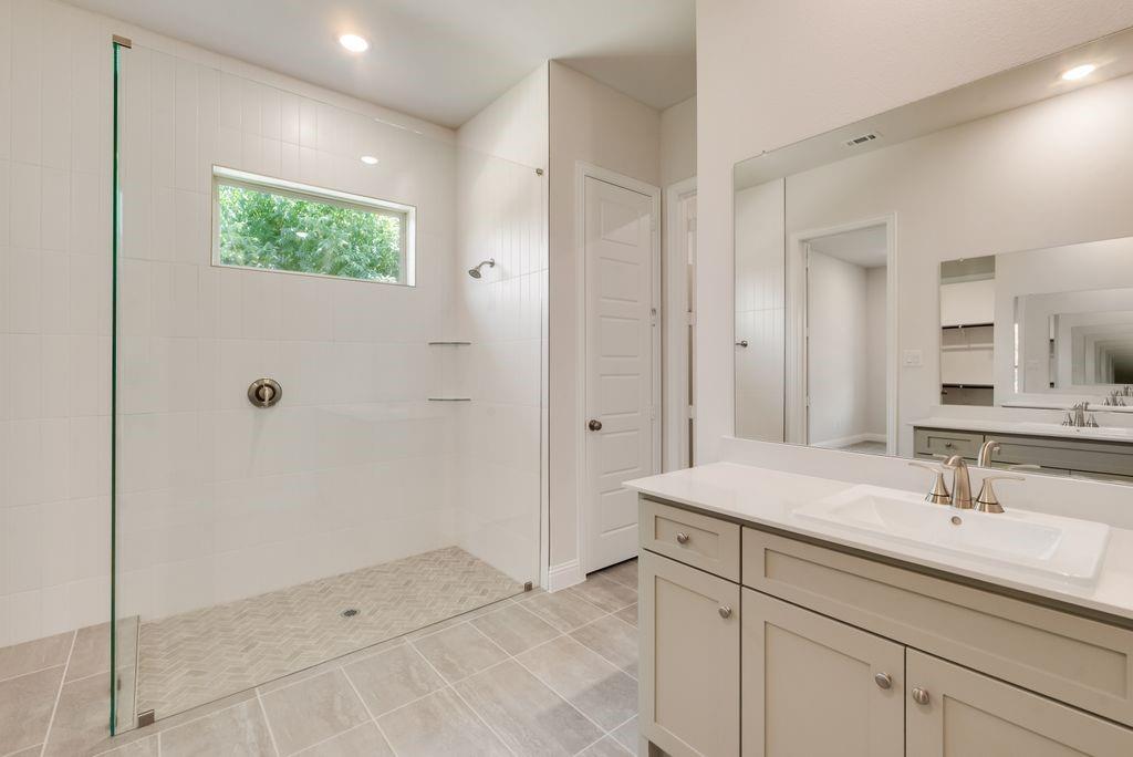 2300 La Jolla Drive Property Photo 21