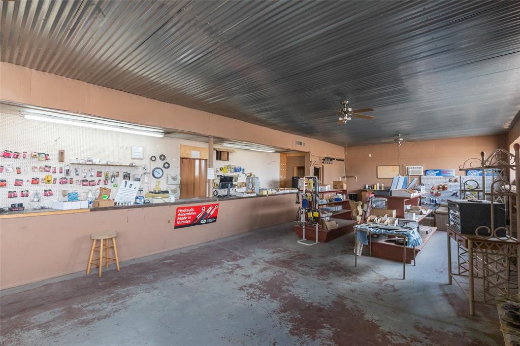 249 E Lake Drive Property Photo 4
