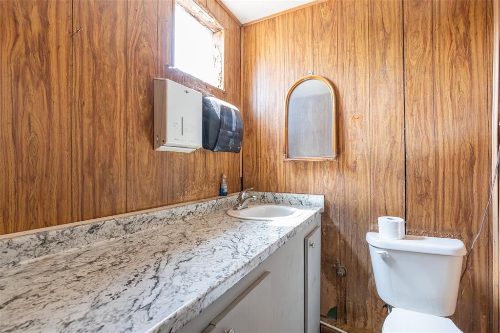 249 E Lake Drive Property Photo 17