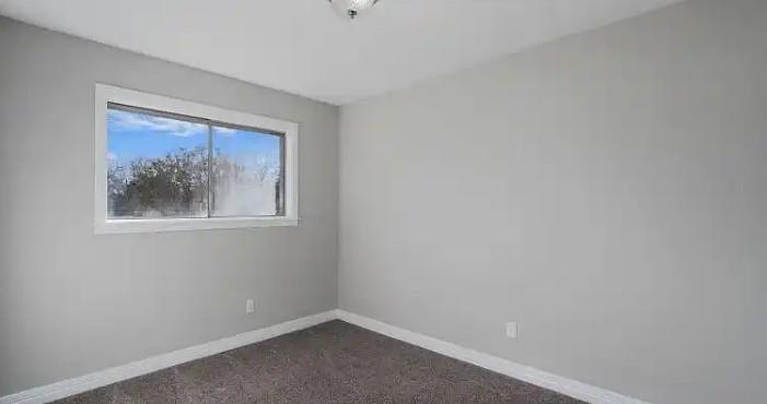 2001 Normand Avenue Property Photo 3