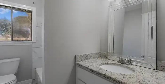 2001 Normand Avenue Property Photo 5