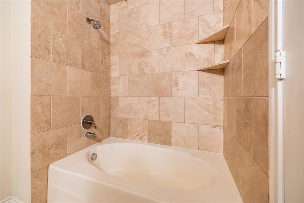 3102 Kings Road 3310 Property Photo 13