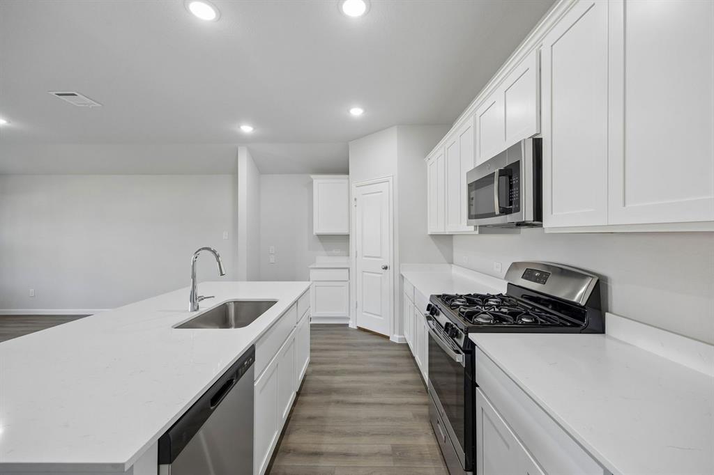 2511 Canadian Way Property Photo 6