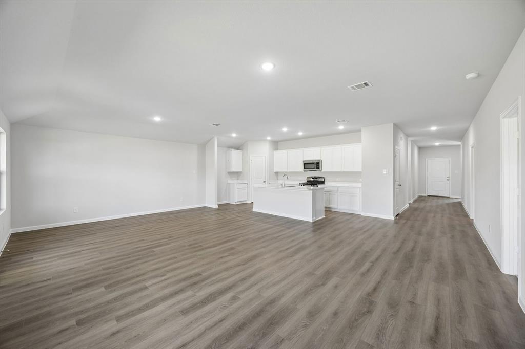 2511 Canadian Way Property Photo 7