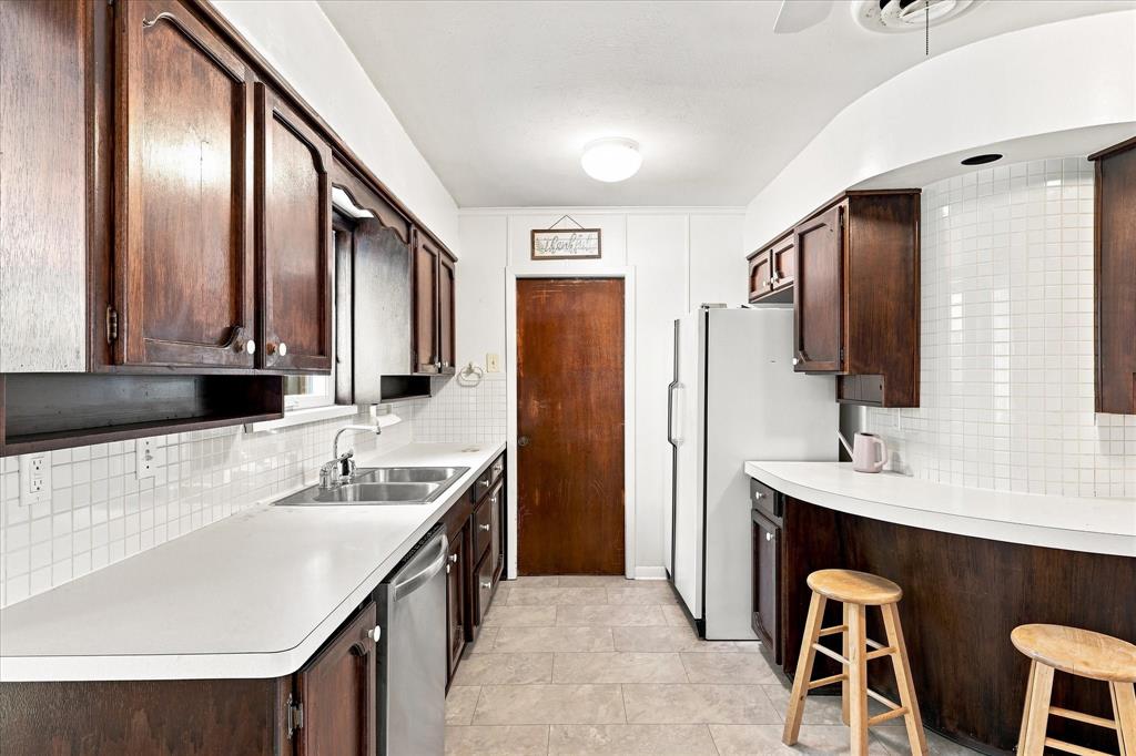 6409 W Ems Road Property Photo 9