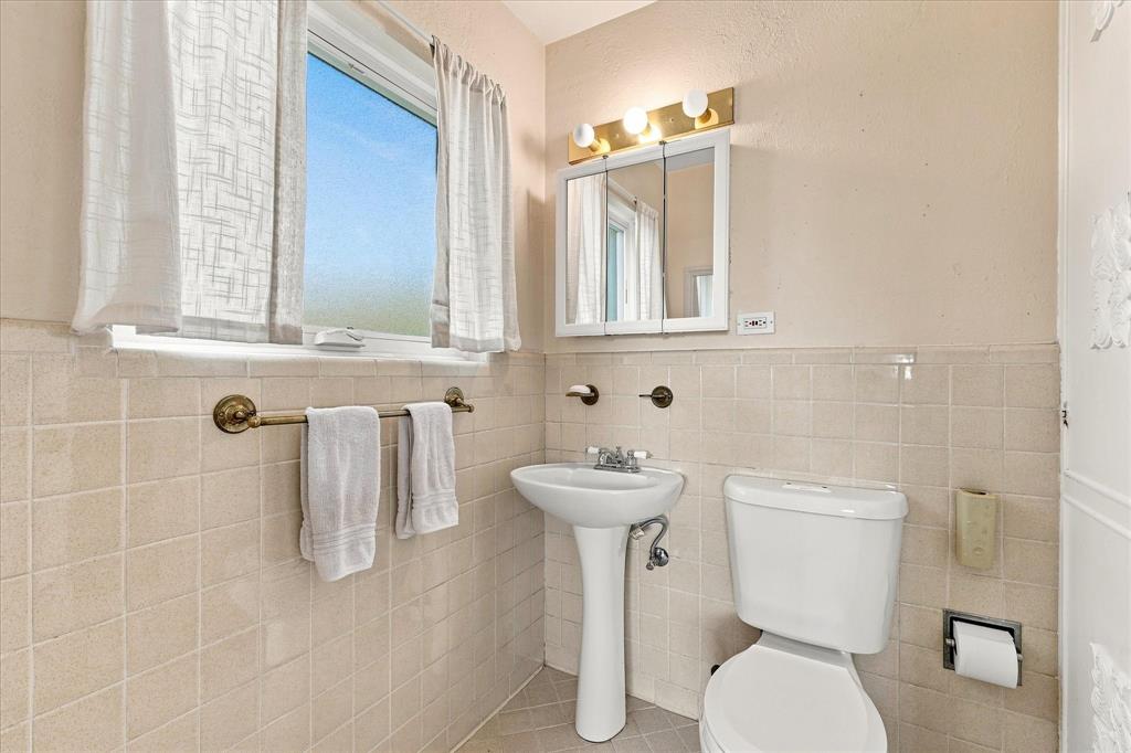 6409 W Ems Road Property Photo 14