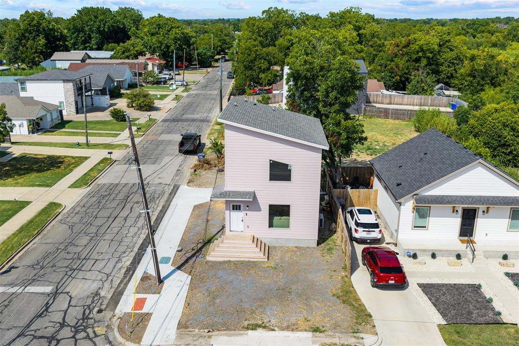 2400 S 12th Street Property Photo 1