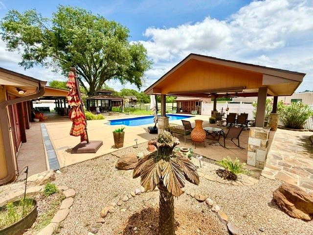 1608 Fm 1616 Property Photo 1