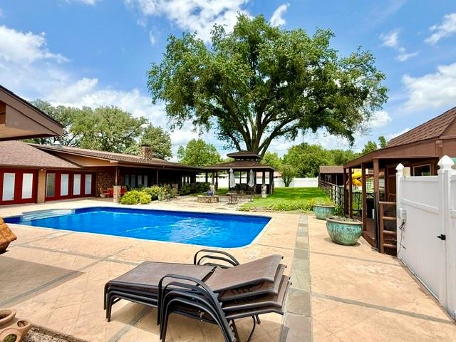 1608 Fm 1616 Property Photo 3