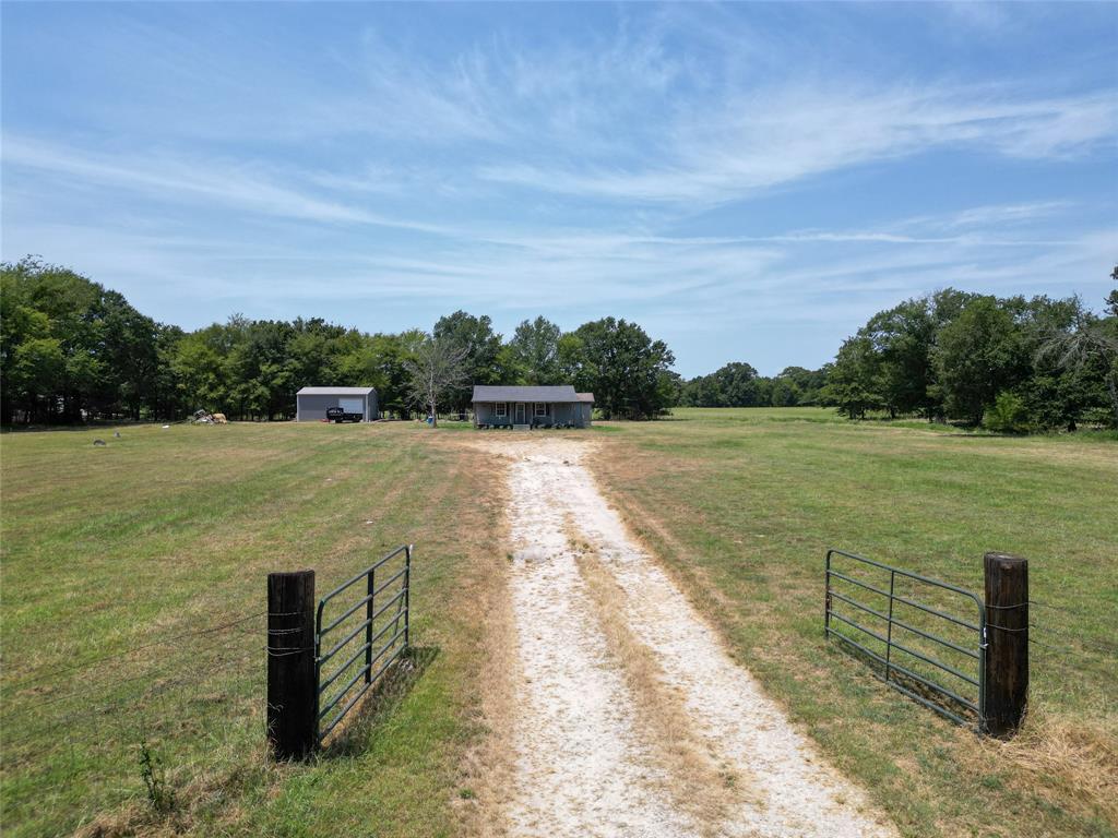 429 County Road 2610 Property Photo 2