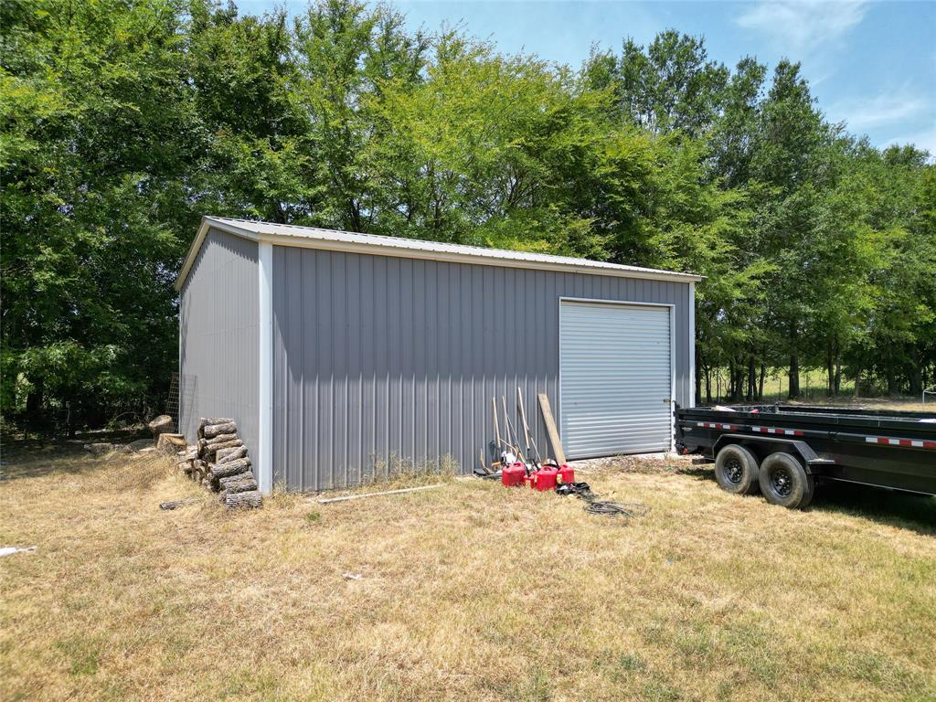 429 County Road 2610 Property Photo 4