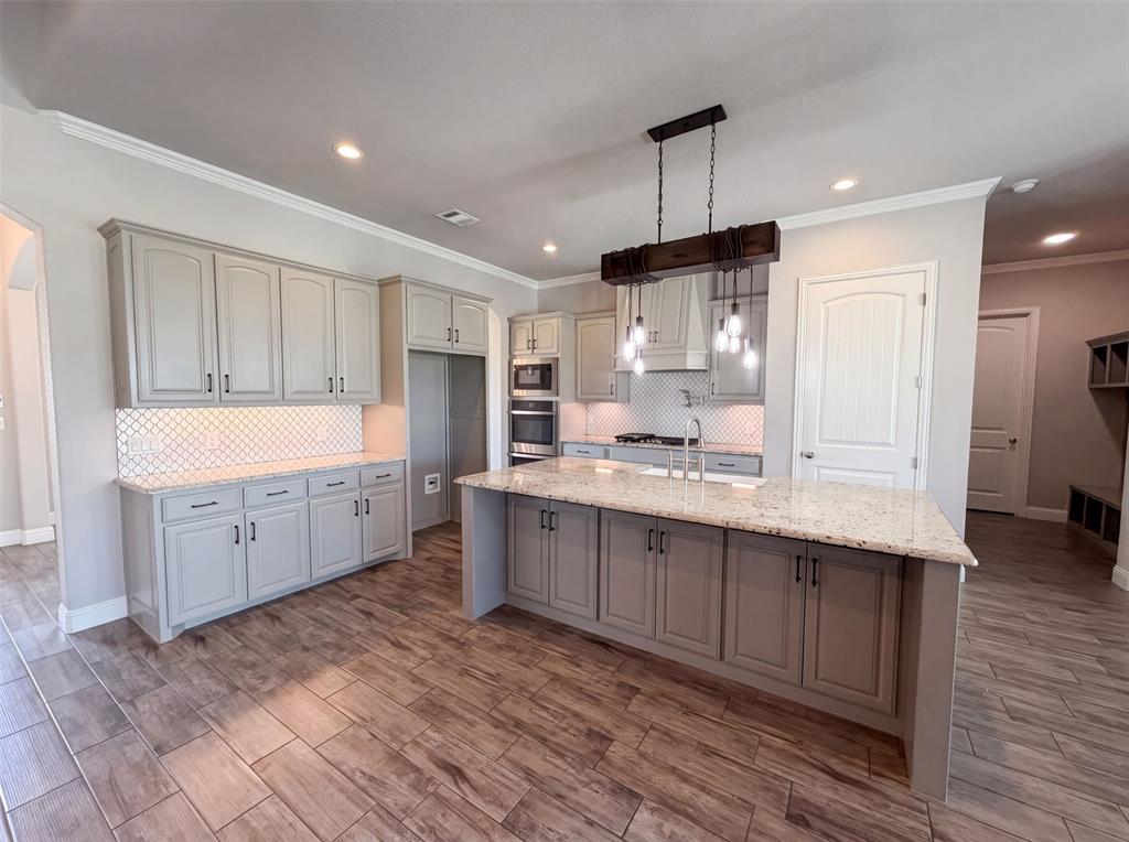 3608 Ridge Point Drive Property Photo 2