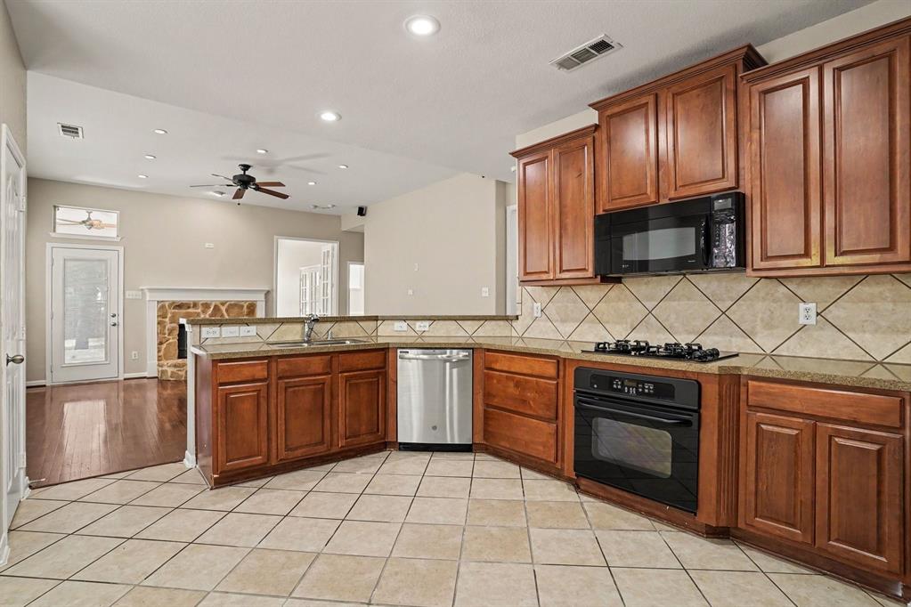 9805 Lacey Lane Property Photo 7