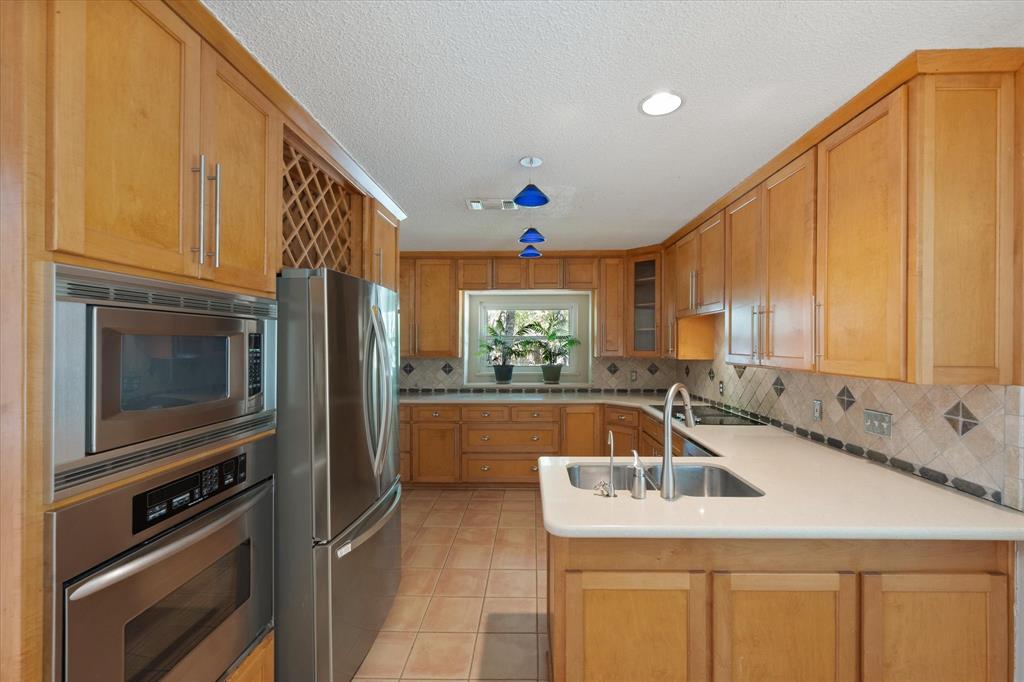 1919 Creek Wood Drive Property Photo 15