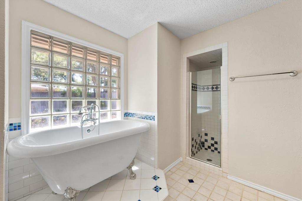 1919 Creek Wood Drive Property Photo 24