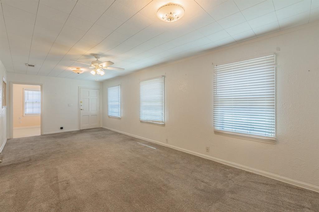 5020 Hartford Drive Property Photo 5
