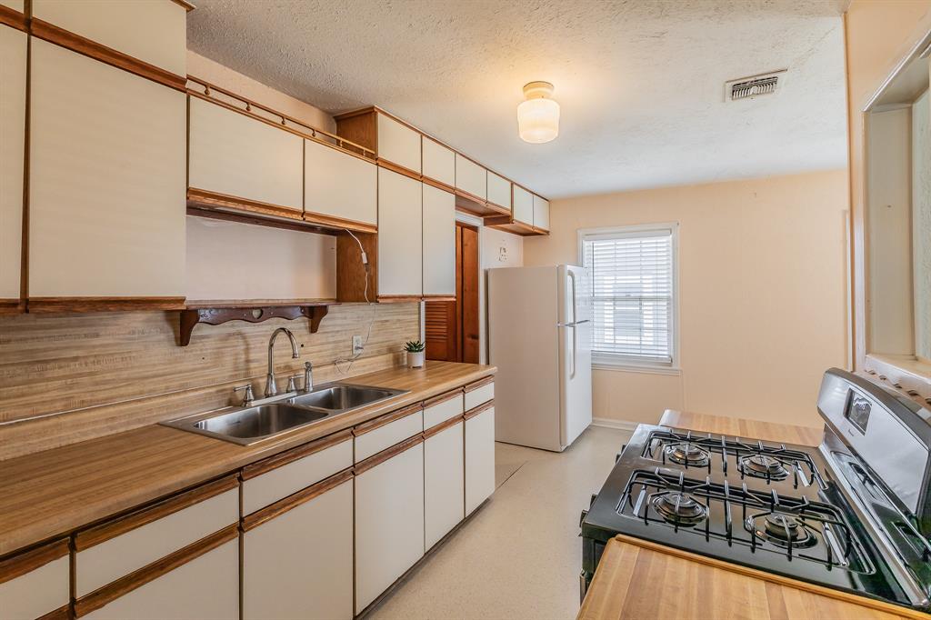 5020 Hartford Drive Property Photo 7