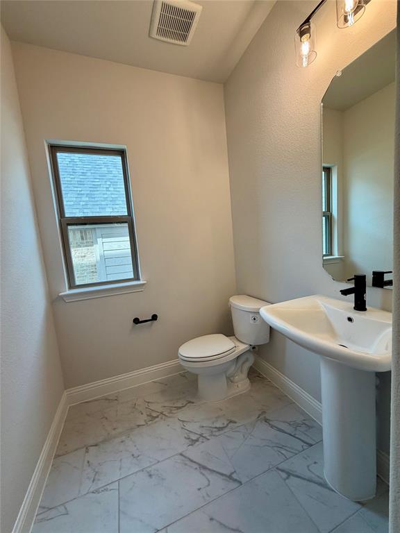 520 Aldred Street Property Photo 6