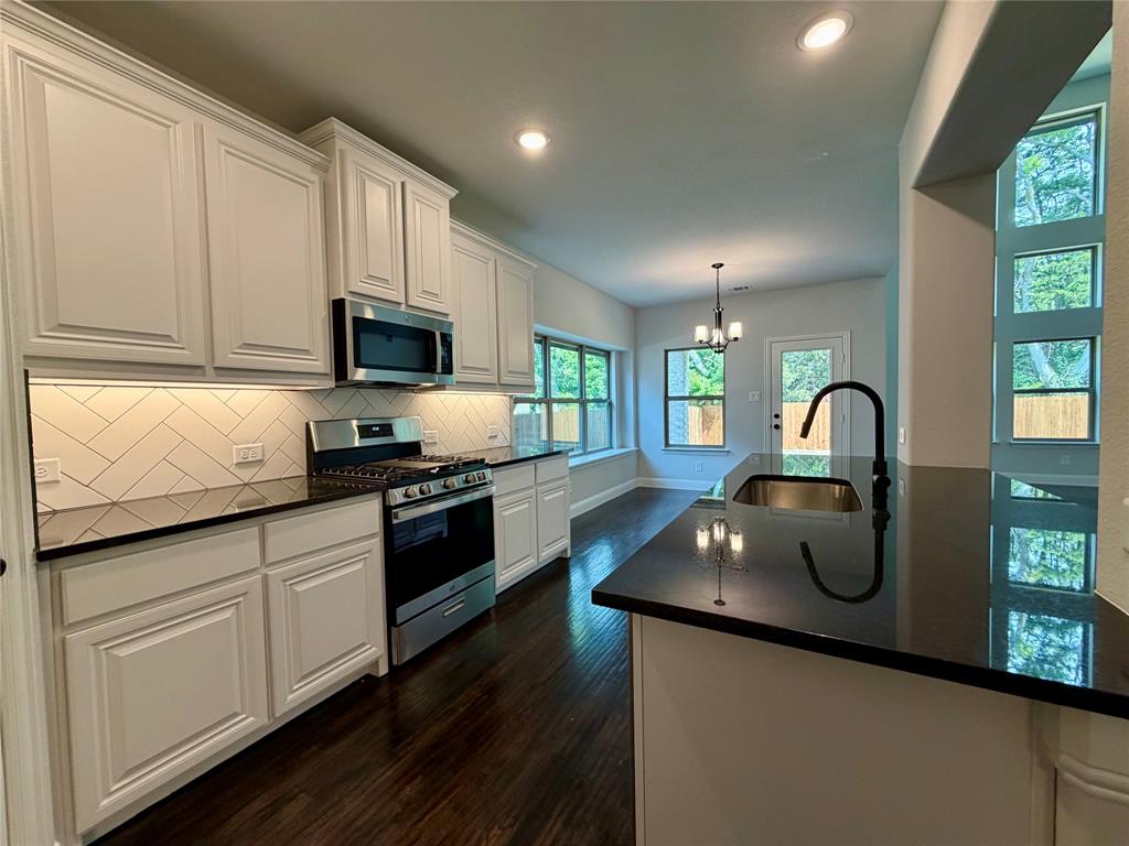 520 Aldred Street Property Photo 10