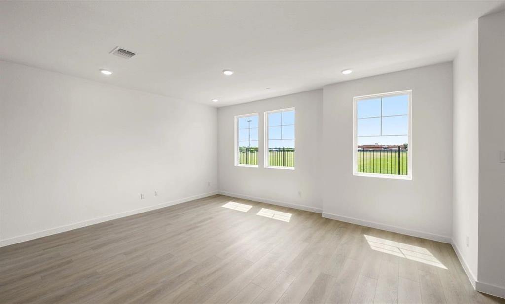 5717 Lakeview Drive Property Photo 3