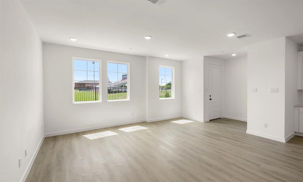 5717 Lakeview Drive Property Photo 5