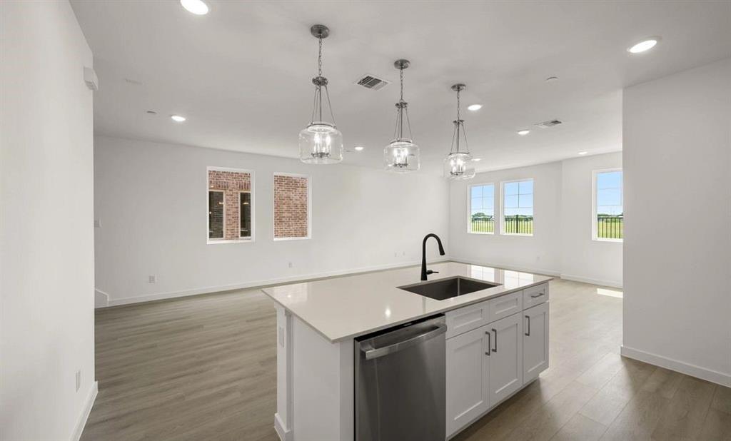 5717 Lakeview Drive Property Photo 8