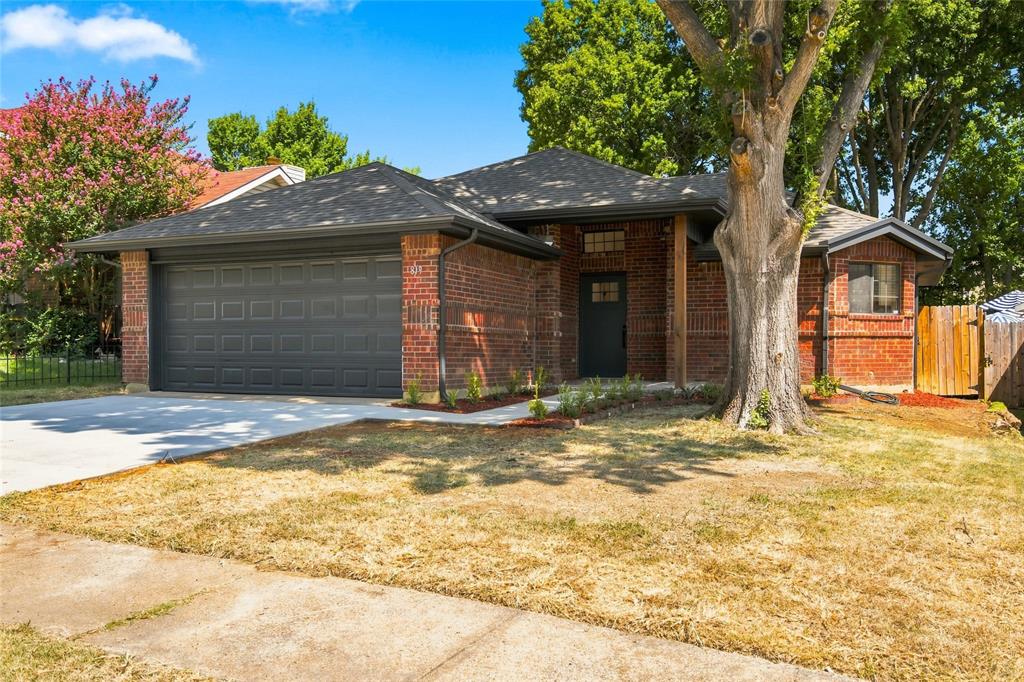 819 Lovingham Drive Property Photo 1