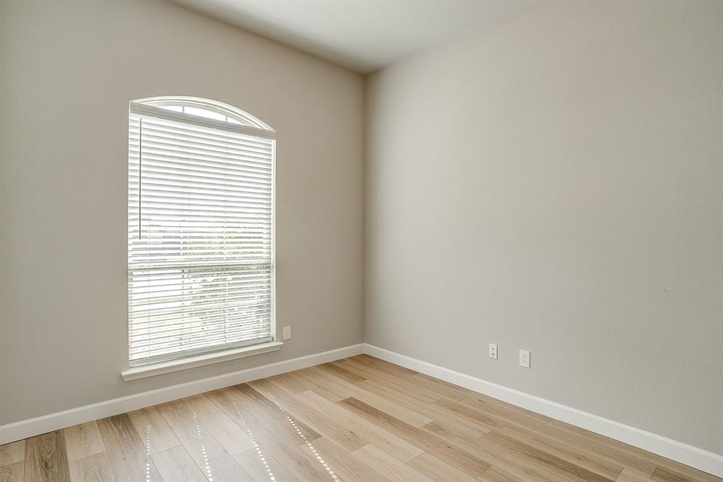 213 Marina Drive Property Photo 4