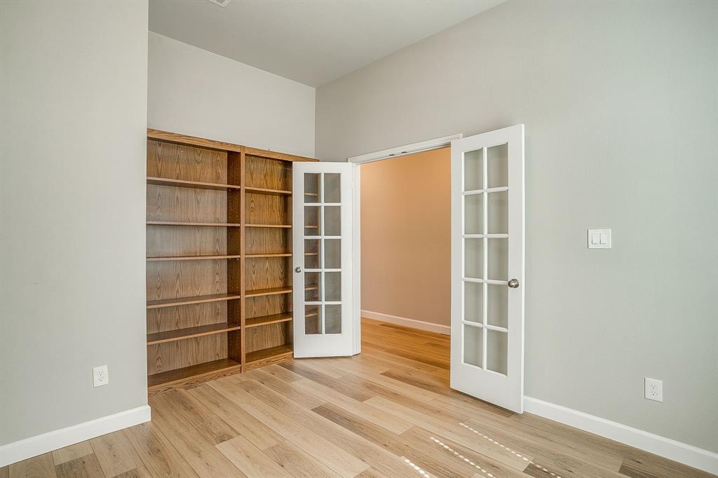 213 Marina Drive Property Photo 5