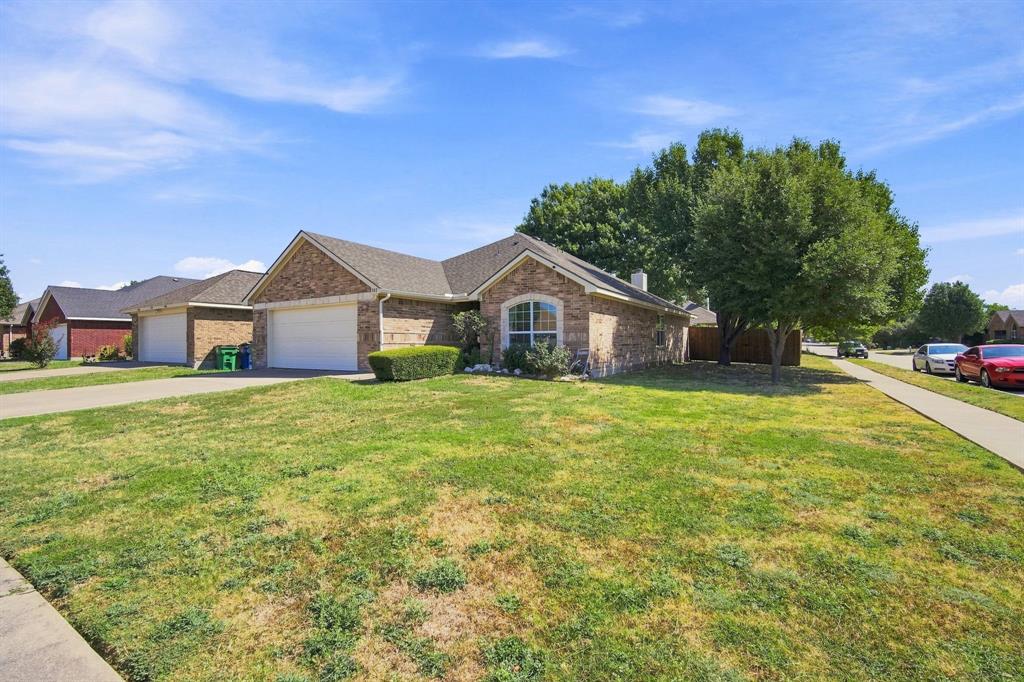 302 Creekside Way Property Photo 3