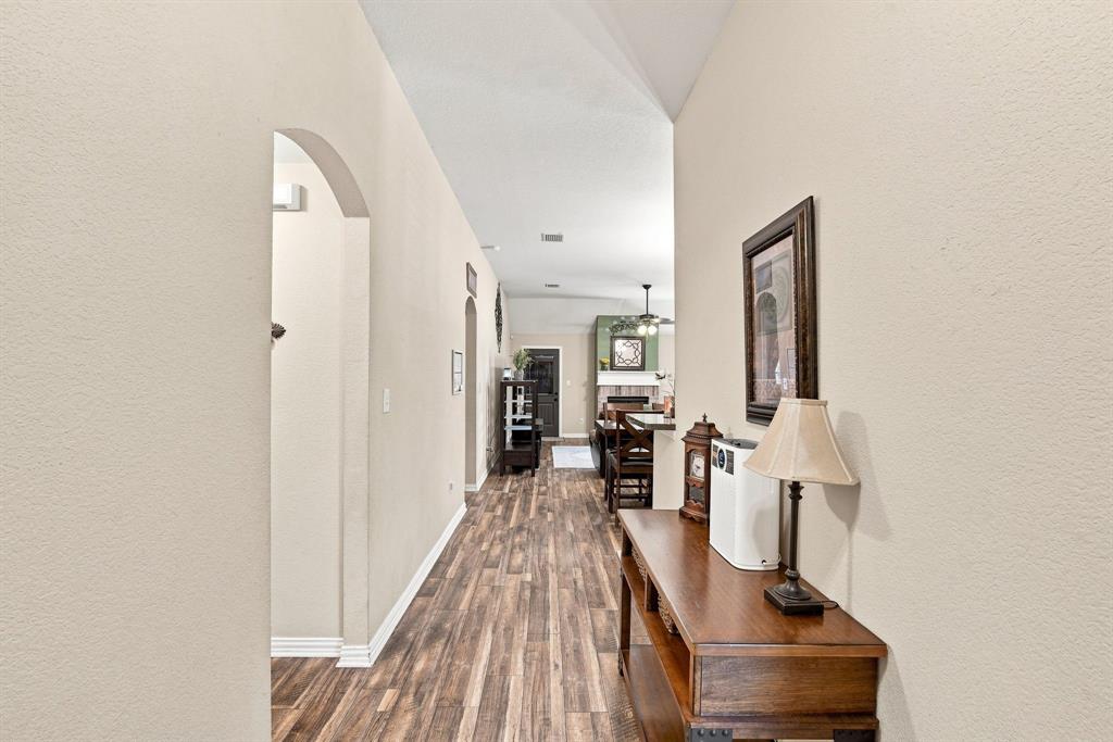 302 Creekside Way Property Photo 8