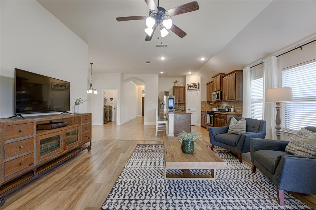 924 Mcgehee Court Property Photo 4