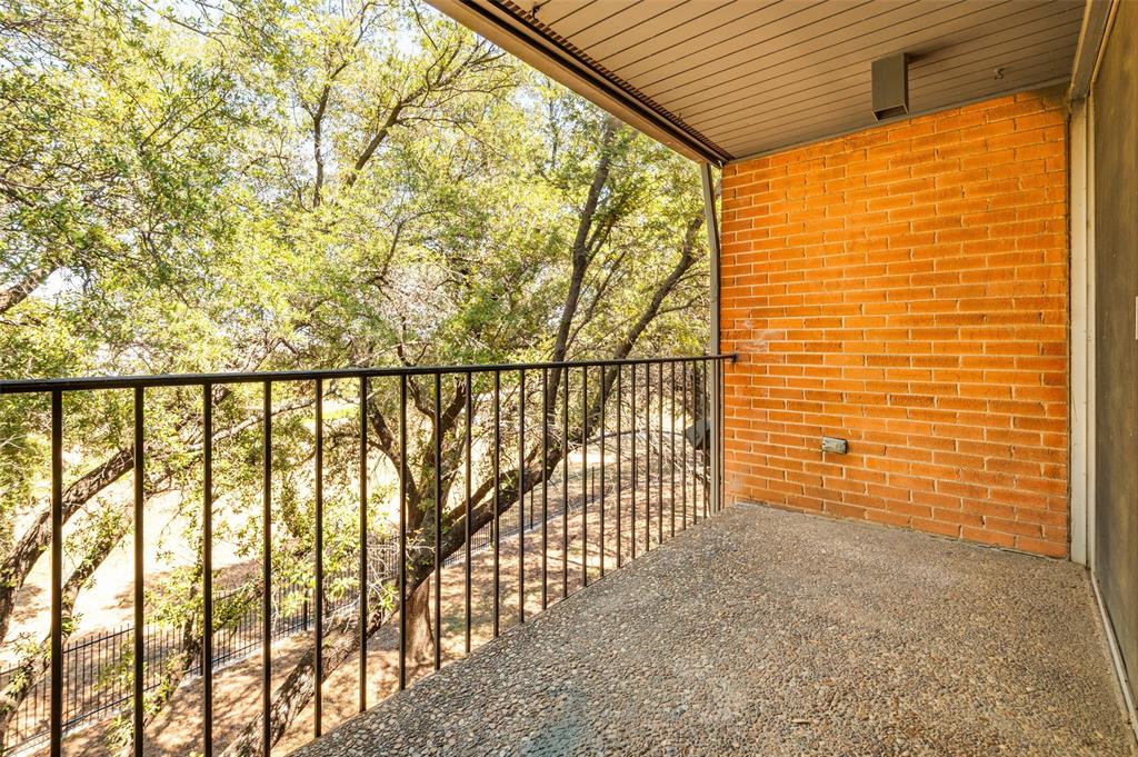 524 E Avenue J C Property Photo 1