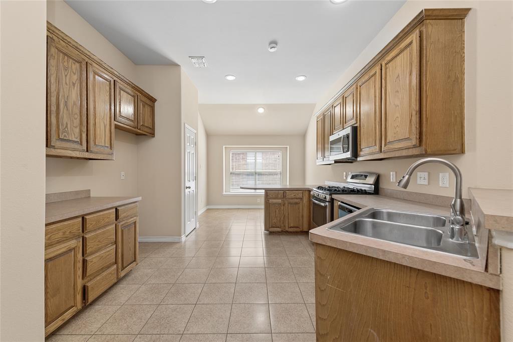 515 Mustang Trail Property Photo 10
