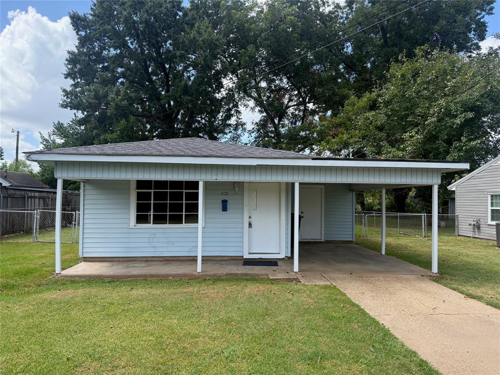 102 Lillian Street Property Photo 1