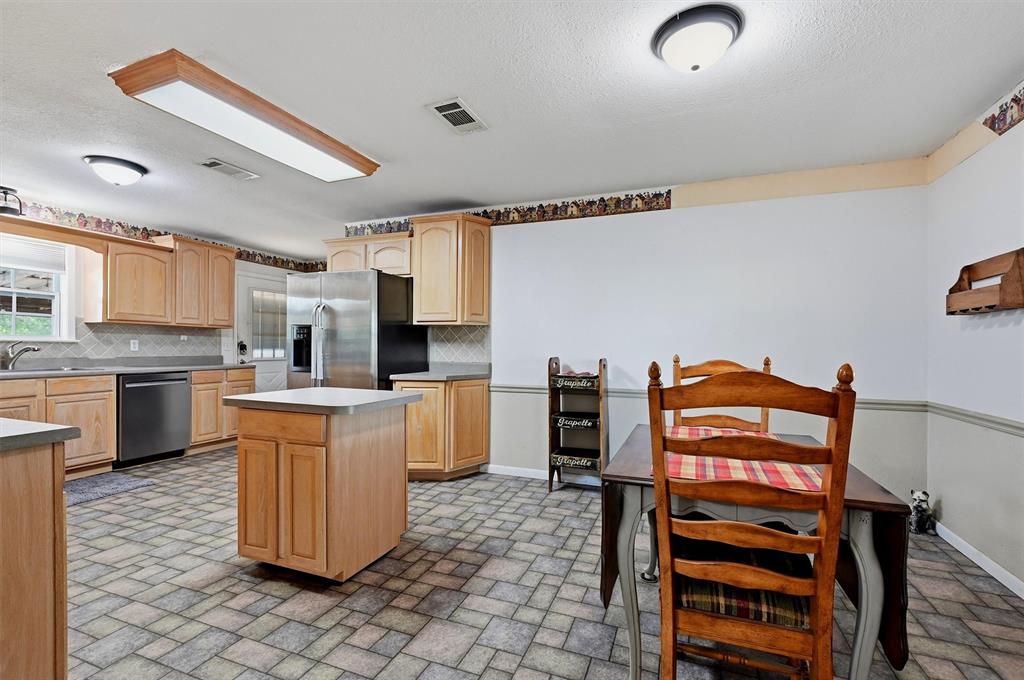 27513 State Highway 56 Property Photo 10