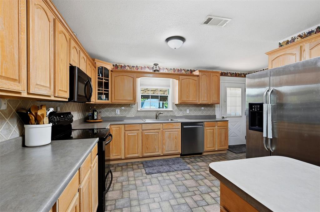 27513 State Highway 56 Property Photo 13