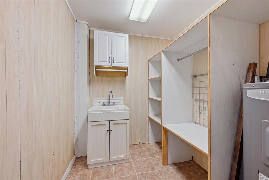 27513 State Highway 56 Property Photo 23