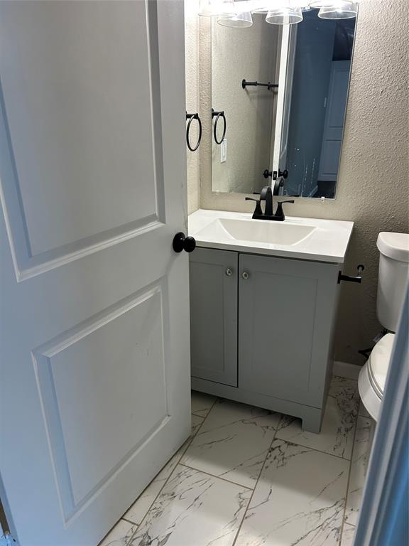 2815 Hedgerow Drive Property Photo 8