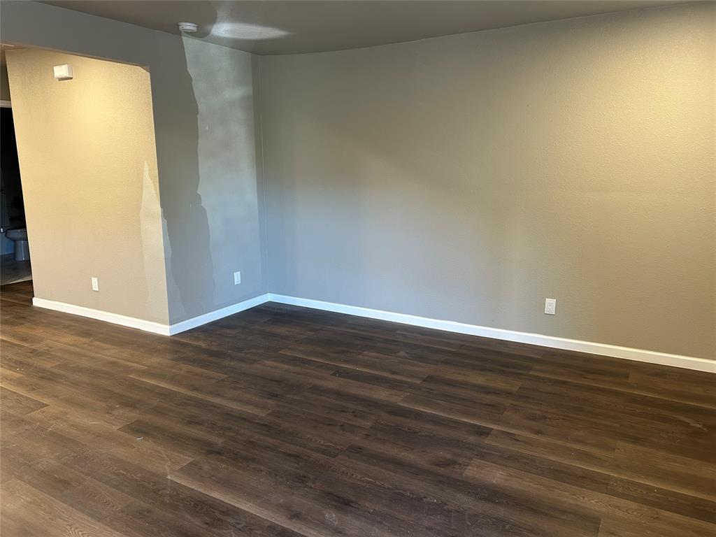 2815 Hedgerow Drive Property Photo 18